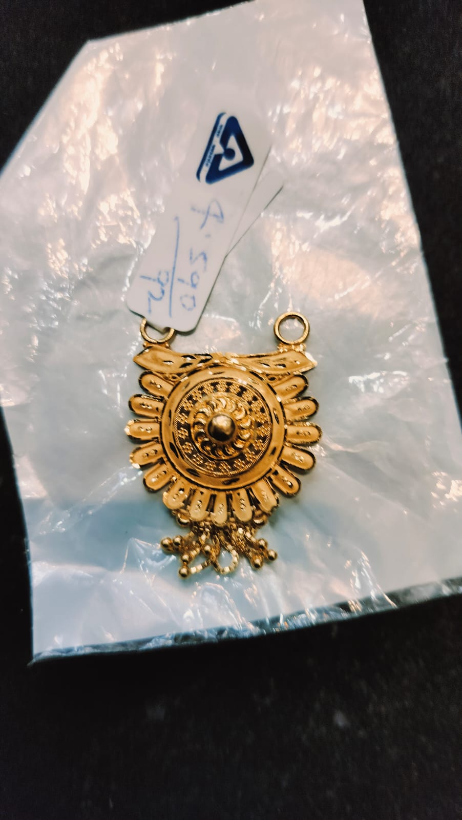 Product#15:&nbsp;Gold locket-15