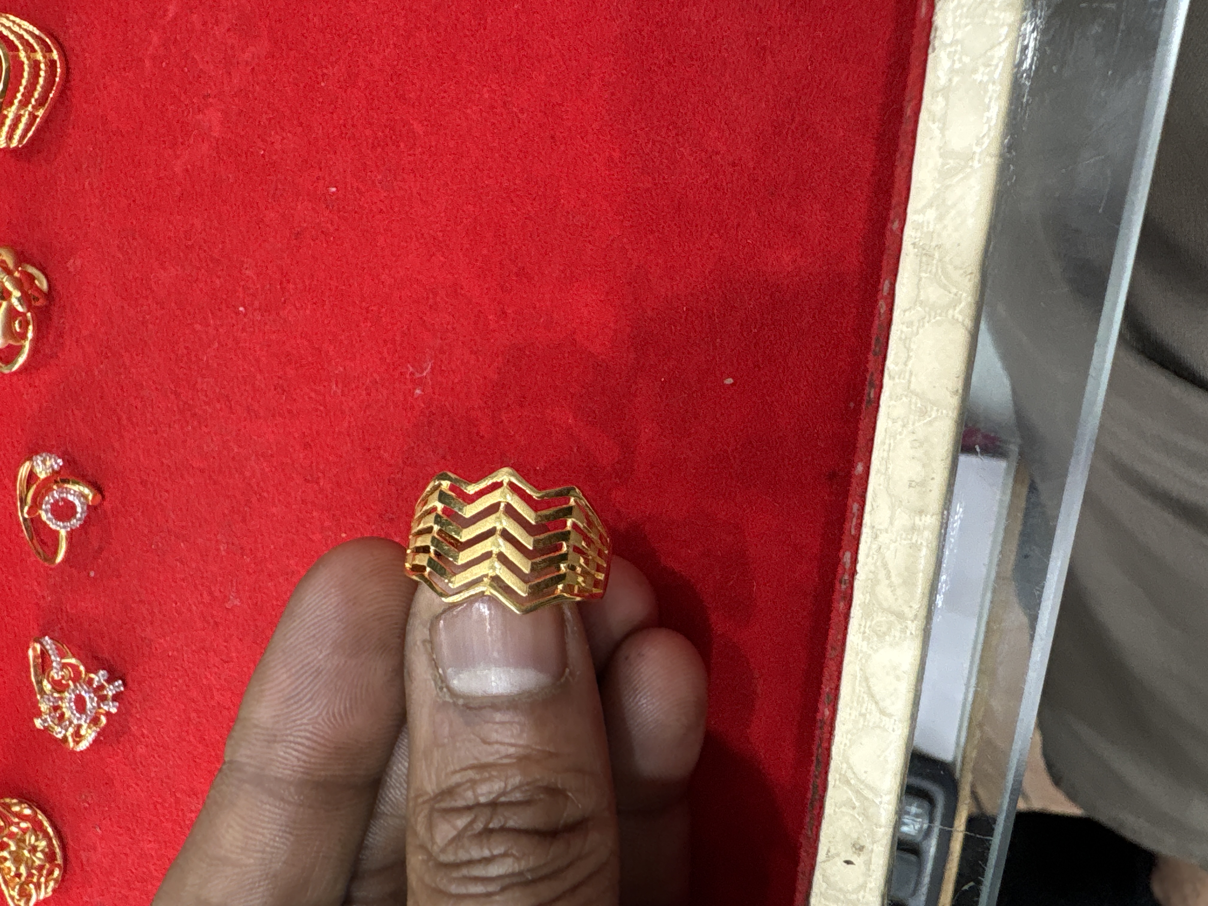 Product#12:&nbsp;Gold ring