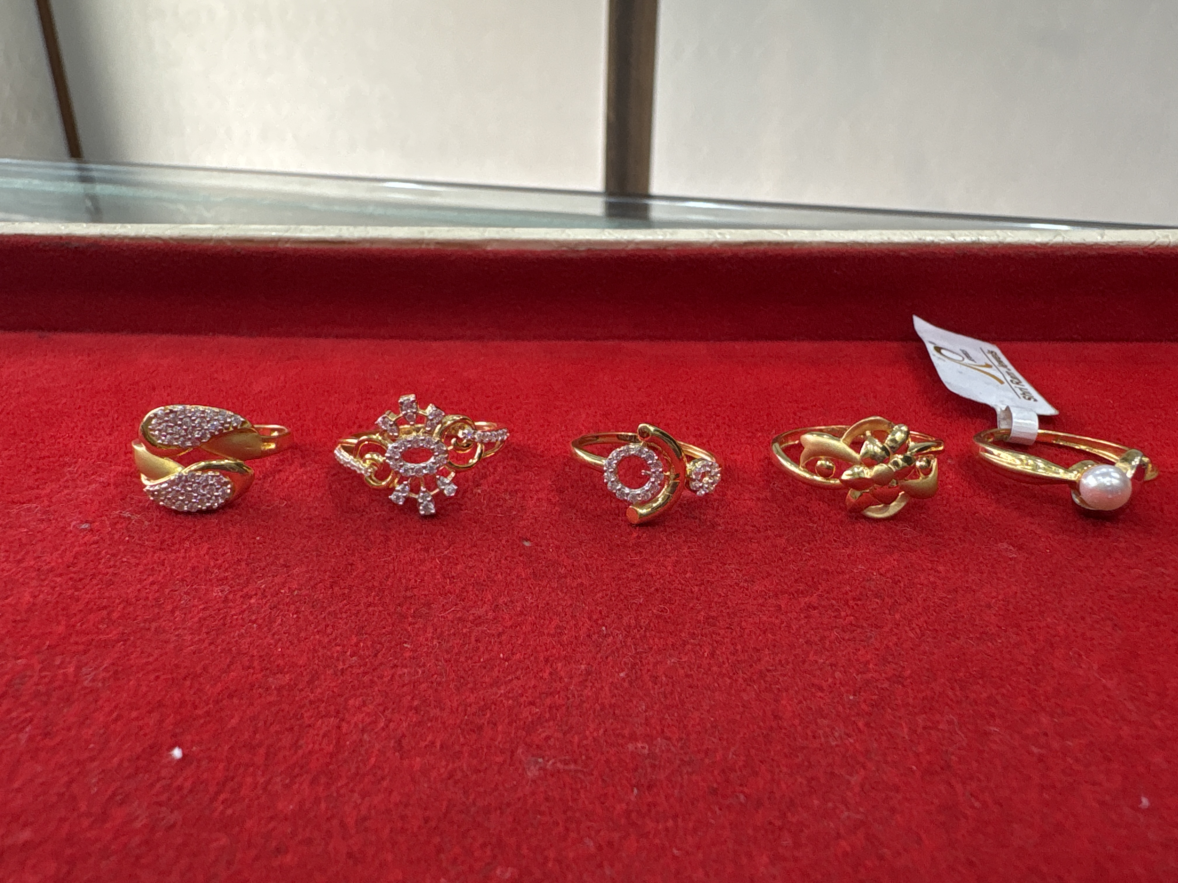 Product#13:&nbsp;Stone gold ring